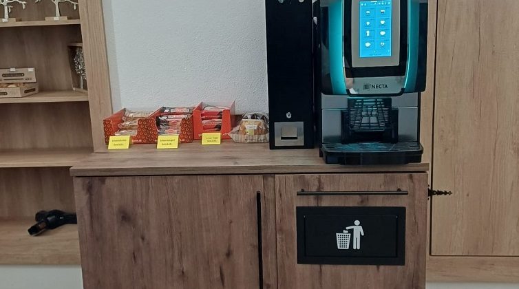 Fine Time Necta Kometa Aufenthaltsraum K