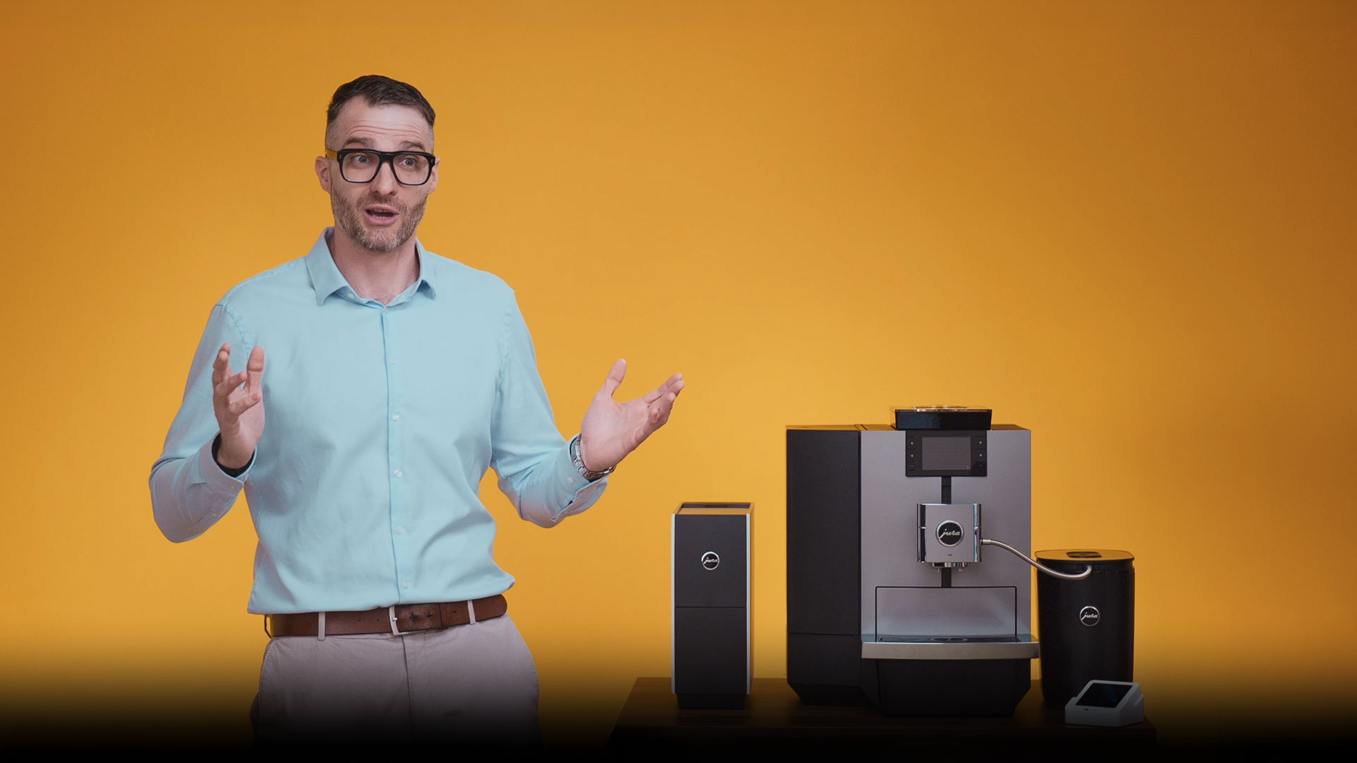 Jura X10 Kaffeevollautomat von Fine Time mit Kaffeevielfalt und Cold Brew
